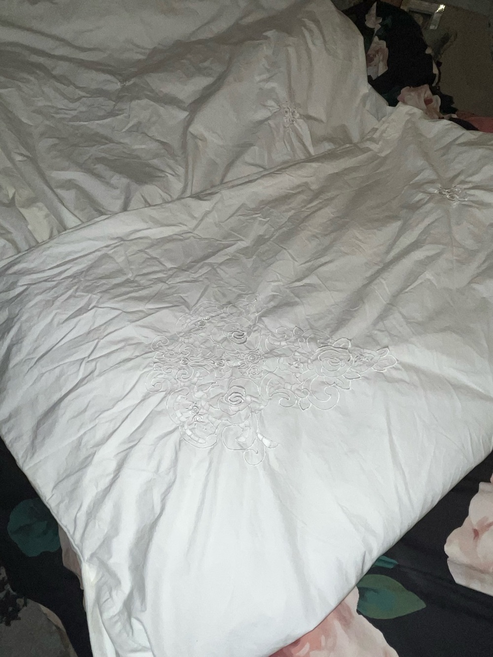Simply Shabby Chic ~ White-Off White~ Embroidered Duvet Cover~ Queen ~ Cotton